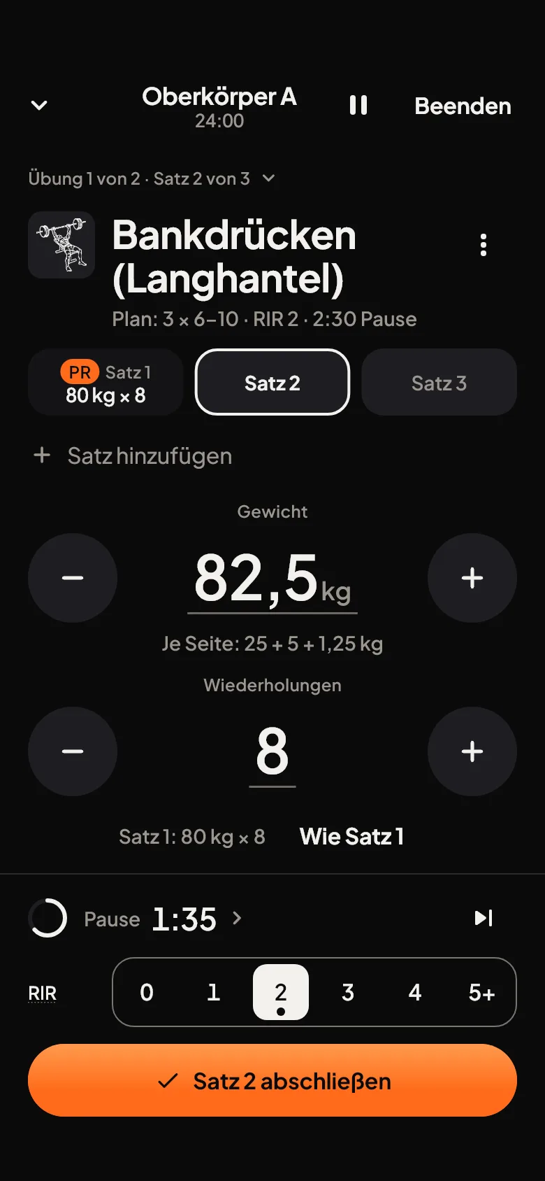 Laufende Einheit: Bankdrücken, Satz 2 von 3, 82,5 kg mal 8, Pause 1:35, RIR 2.